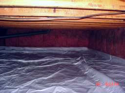 Crawl space radon mitigation system